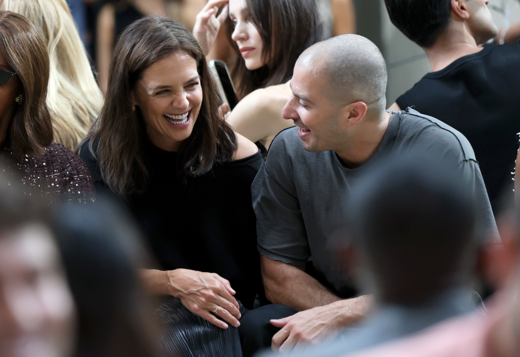Katie Holmes már a New York-i Divathétre is magával vitte új kedvesét