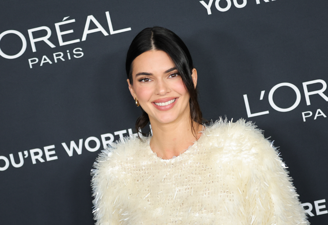 Kendall Jenner gyöngyökkel kirakott ruháját akarja most mindenki – álomszép