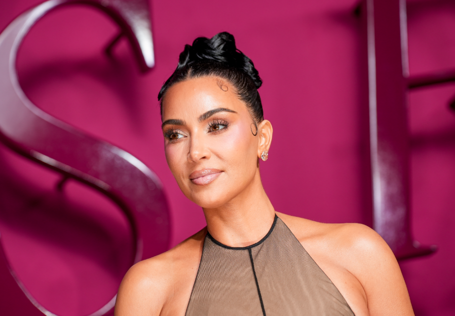 Kim Kardashian horrorisztikus ruhája a frászt hozta a közönségre – fotó, főkép
