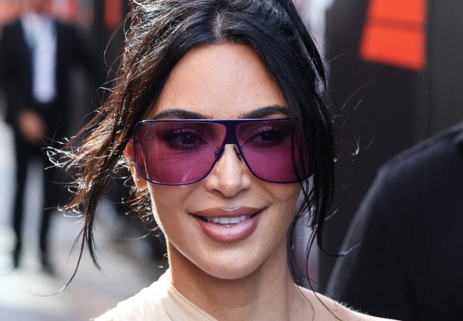 Kim Kardashi...