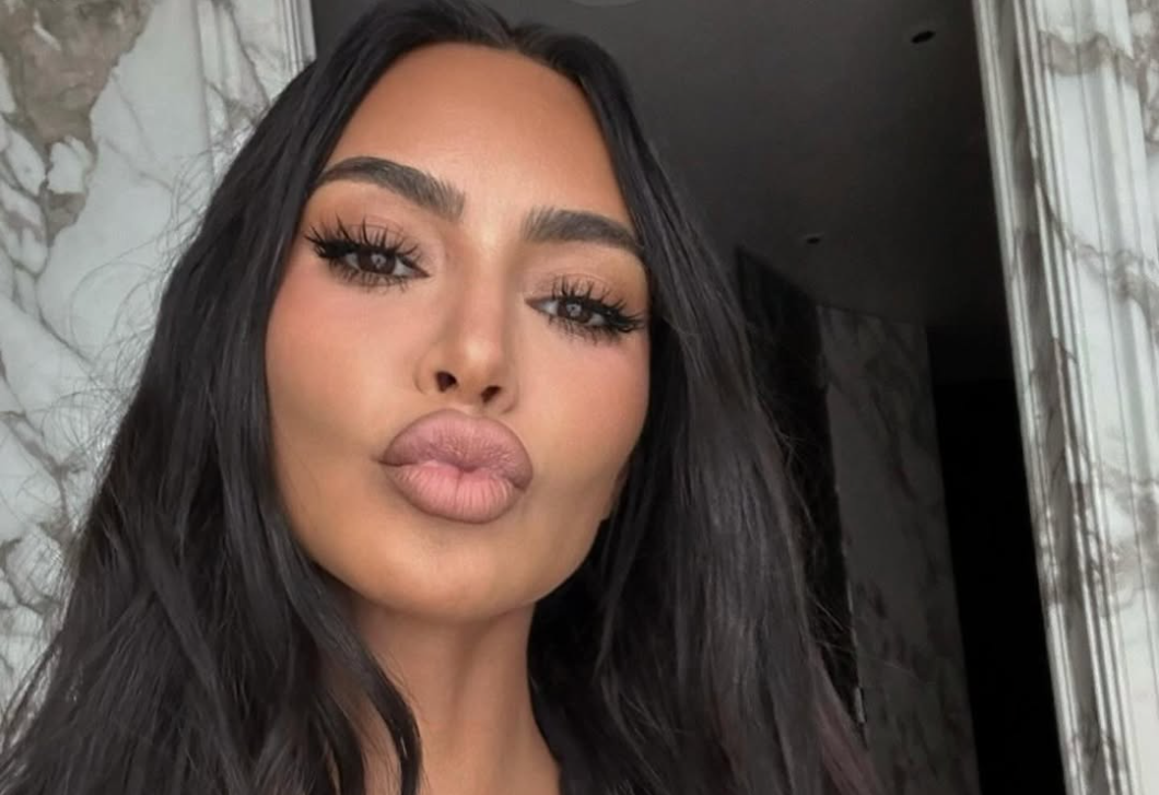 Íme, Kim Kardashian erre a 9 lépéses bőrápolási rutinra esküszik