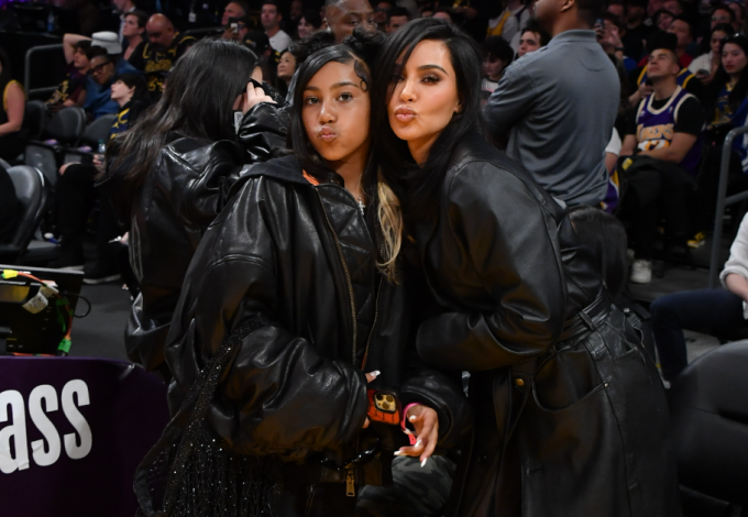 Kim Kardashi...