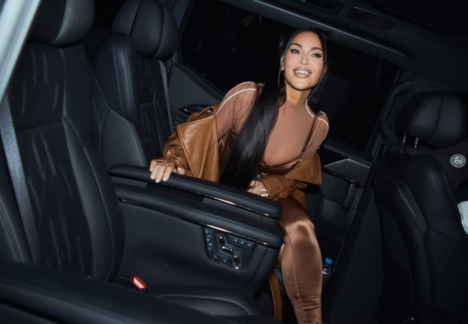 Kim Kardashi...