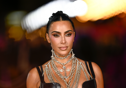 Kim Kardashian bőrfűzős ruhája mindent vitt Londonban – mutatjuk a fotót Kim Kardashi...