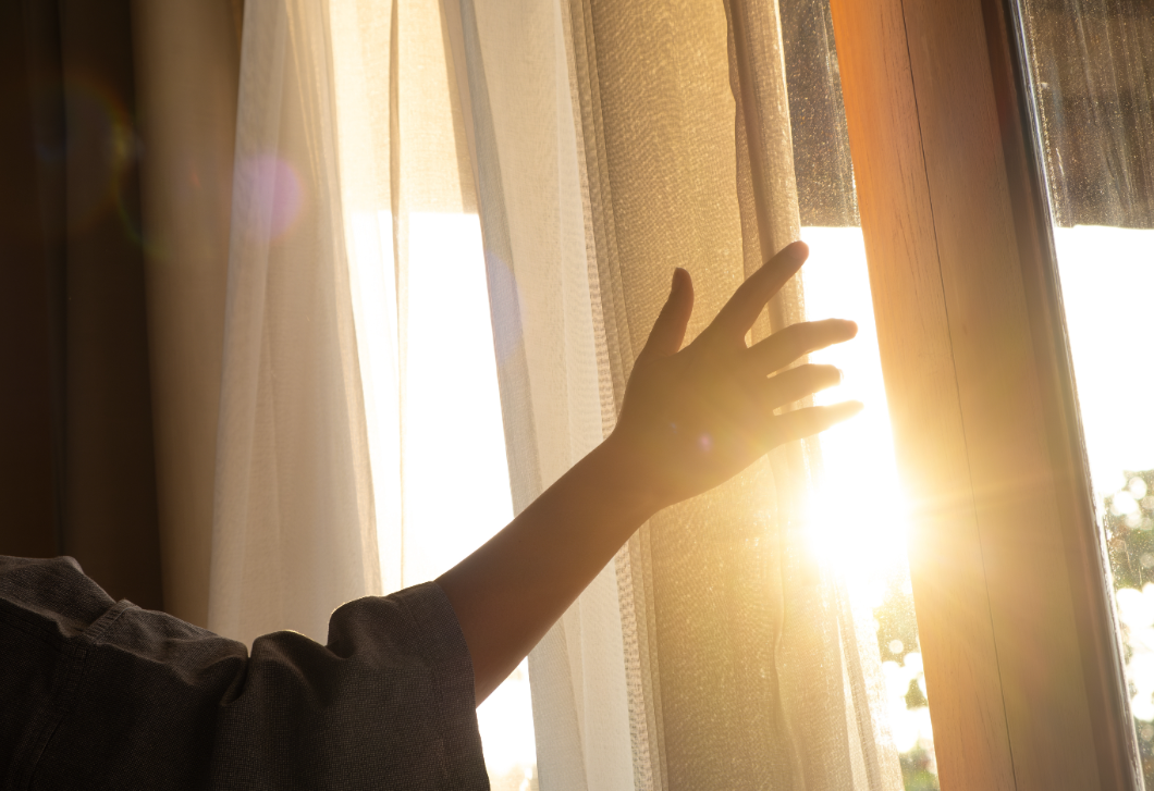 A korai demencia első jele lehet – mit jelez a napnyugta-szindróma?