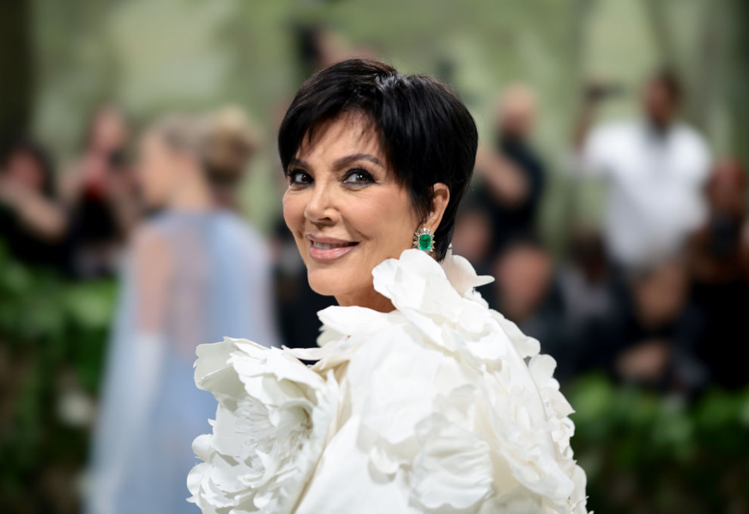 Kris Jenner az arcplasztikájáról vallott, ezért feküdt megint kés alá