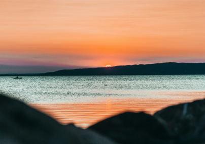 Zárd a nyarat egy pihentető pilatessel a Balaton partján