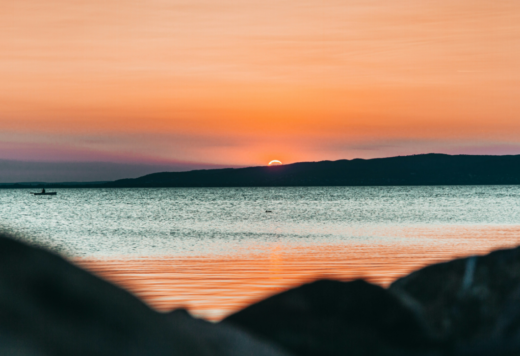 Zárd a nyarat egy pihentető pilatessel a Balaton partján