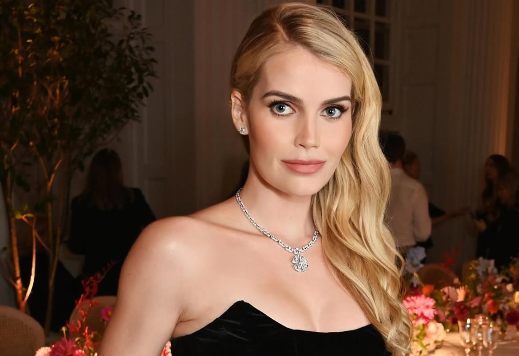 Diana hercegné unokahúga újraértelmezte a meztelen ruhát, Lady Kitty Spencer így jelent meg Milánóban