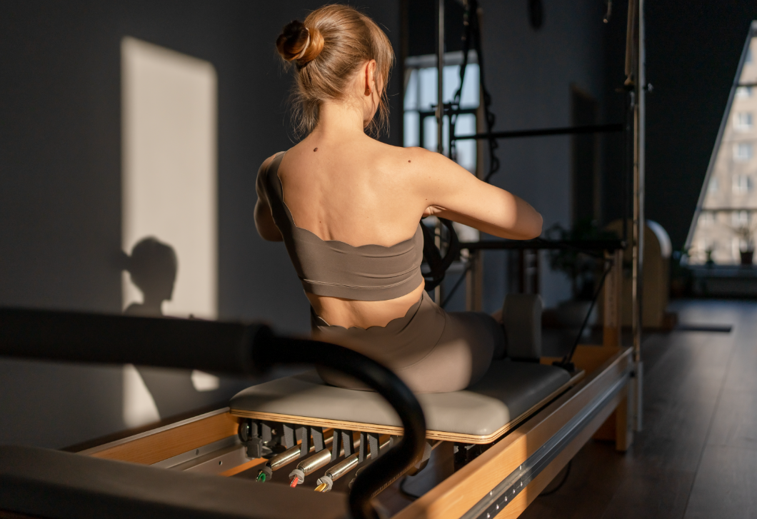 Ha szereted a pilatest, a lagree is biztos tetszeni fog – ismerd meg az új edzésmódszert