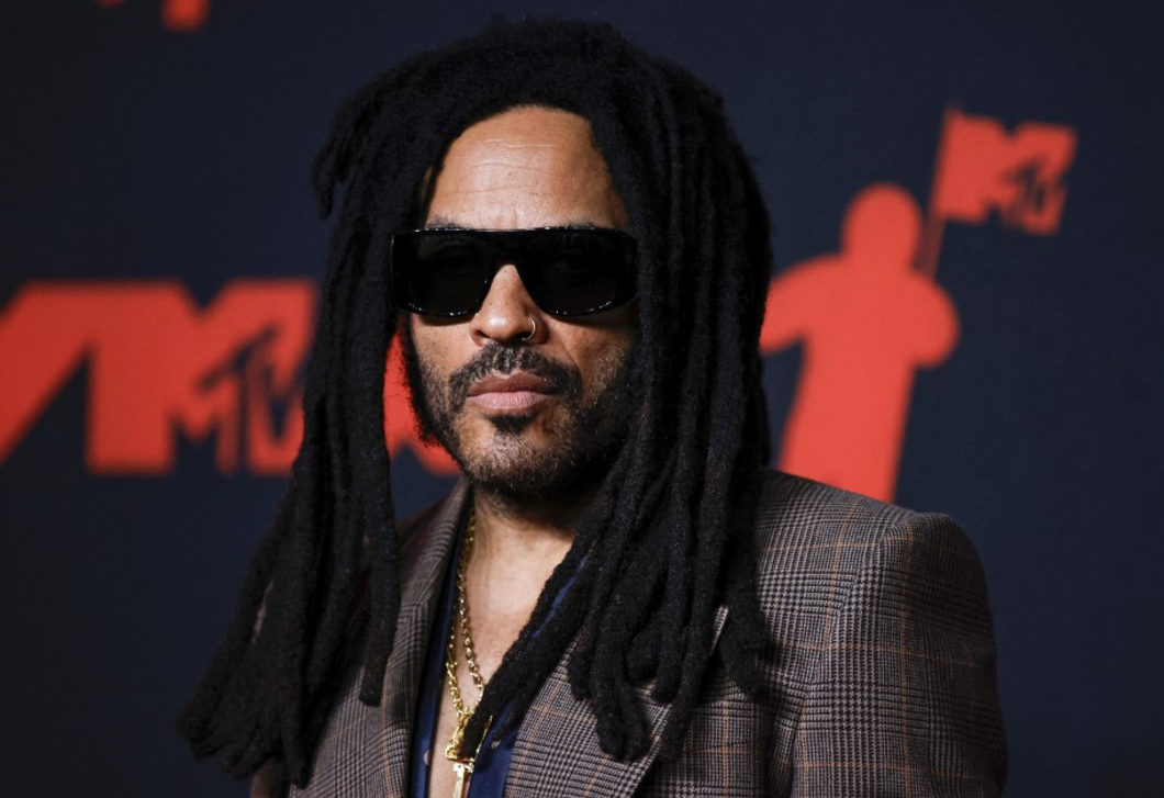 Tökéletes nappali kanapé nélkül? Lenny Kravitz gyönyörű megoldását te is elfogadnád – pedig elsőre furcsának tűnik