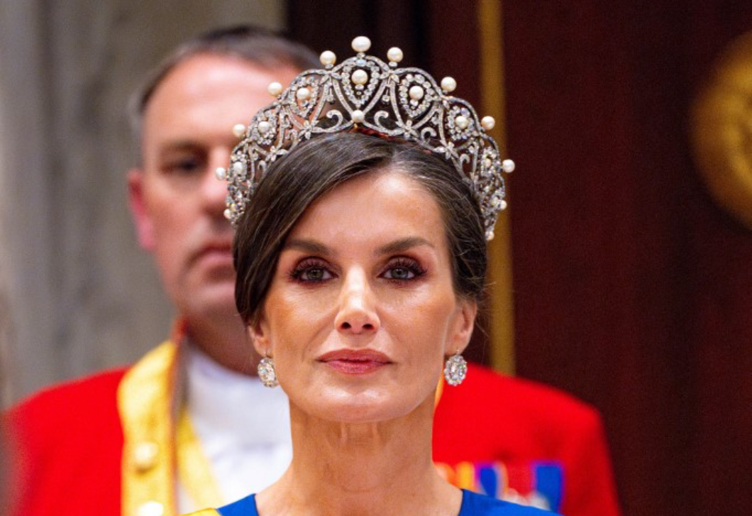 Ez a francia nők kedvenc felsője, amiért Letícia királyné is rajong