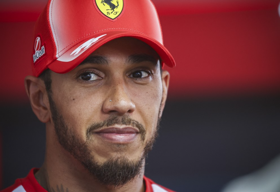 Lewis Hamilton erkélyén a kültéri kanapé szinte már ágy – egyre többen így rendezik be a kültéri tereket
