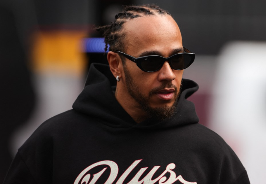 Teljes gázzal - Lewis Hamilton konyhai hátfala a 2026-os luxustrend csúcsa, főkép