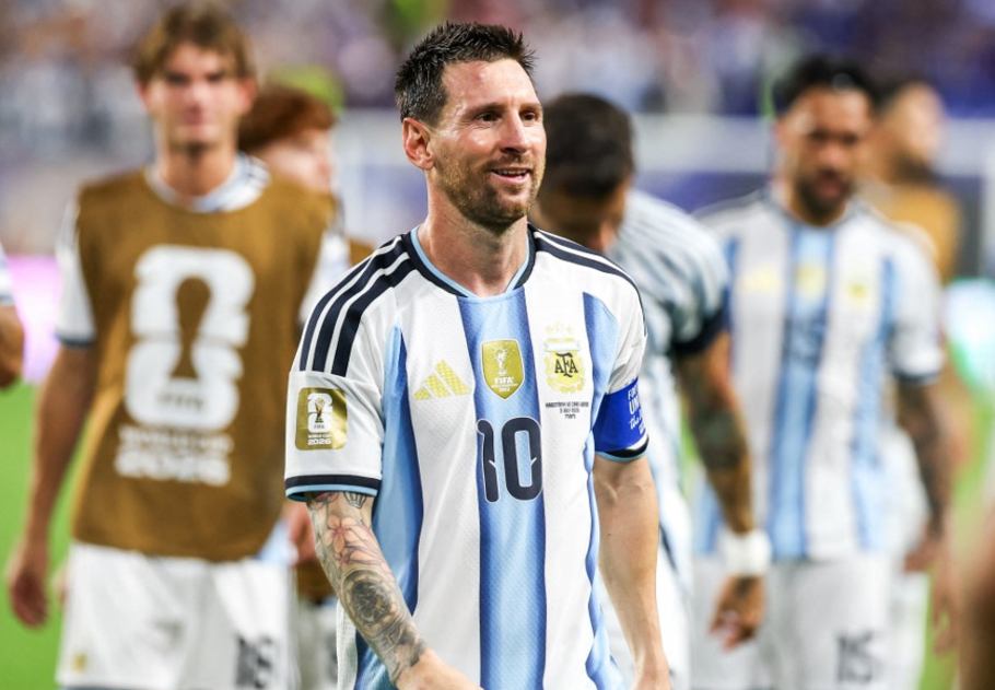 Nem kerítés, mégis tökéletesen takar – Lionel Messi kertjében ezért ültettek oszlopos fákat, főkép