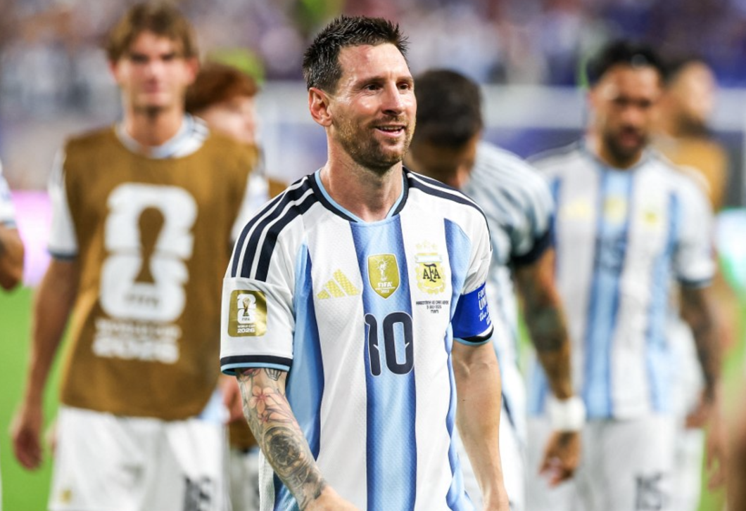 Nem kerítés, mégis tökéletesen takar – Lionel Messi kertjében ezért ültettek oszlopos fákat