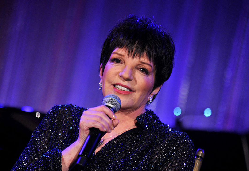 Ez a fal ikonikus és grandiózus – Liza Minnelli nappalija nem ismer kompromisszumot