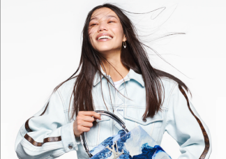 Hat művész álmodta újra a Louis Vuitton táskáját