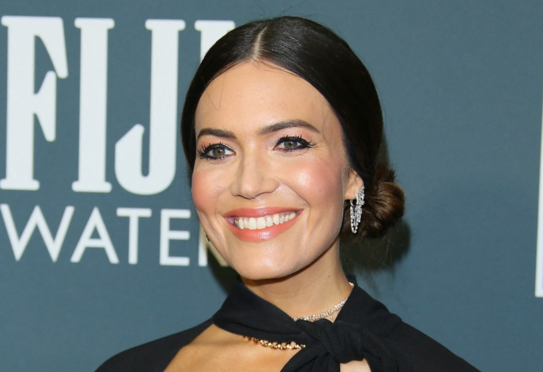 A reggel szép is lehet – Mandy Moore fényárban úszó reggeliző sarka