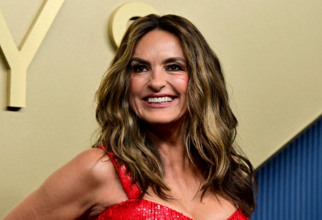 Felbolygatta a netet ez a szürreális Emmy-gálás szett, de Mariska Hargitay merész ruhája is nagy feltűnést okozott