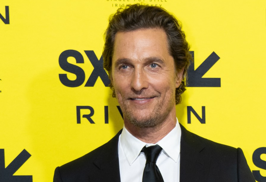 Matthew McConaughey kulturált dolgozószobája – három mid-century modern szabály, ami mindig működik