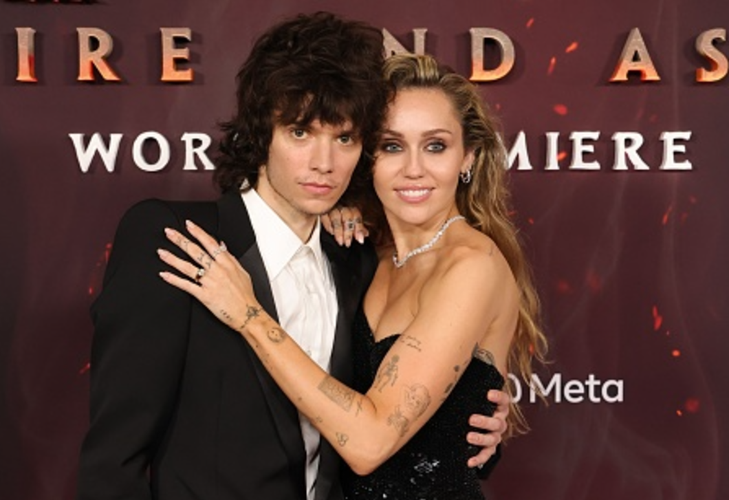 A hírességek eljegyzési gyűrűi is követik a 2026-os merész ékszertrendet