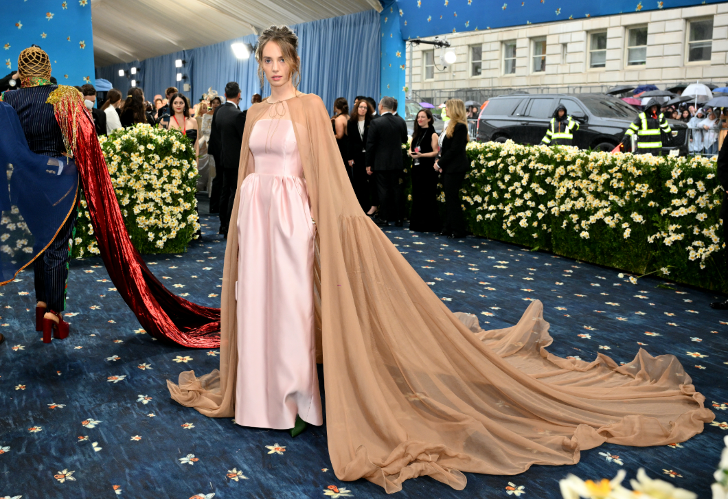 Maya Hawke imádja a házas életet, szerinte ez a kapcsolatuk titka a férjével