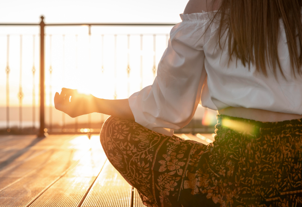 Íme a 10 perces meditációs rutin, amivel boldogan indulhat minden reggel