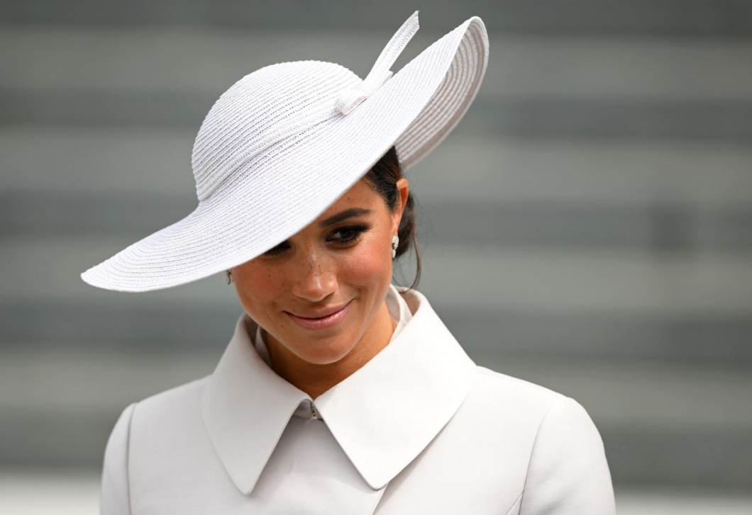 Meghan Markle fehér ruhájáról beszél most mindenki, ezért olyan különleges darab