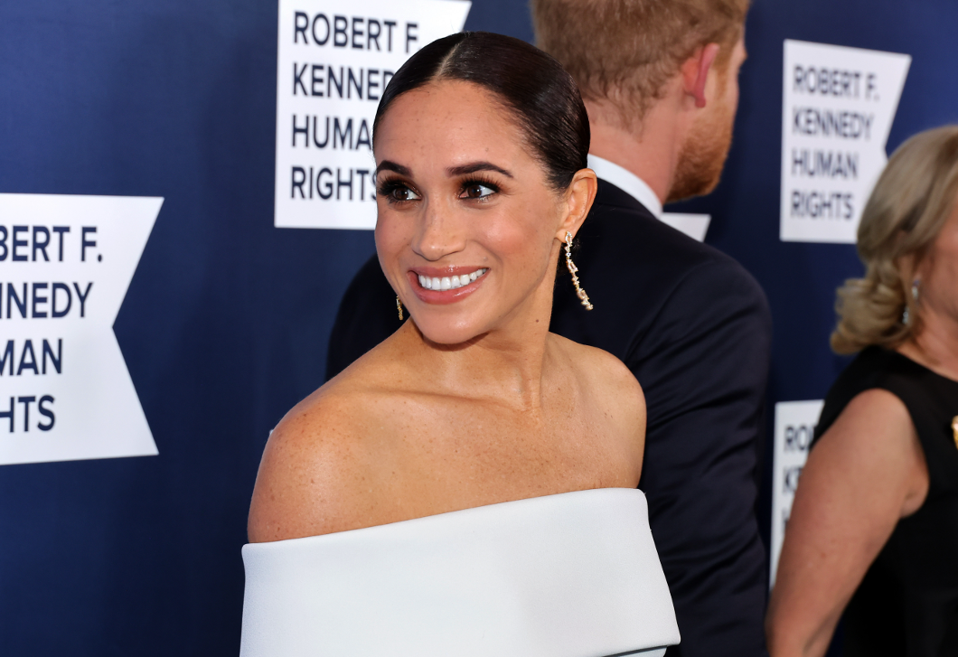 Meghan Markle is erre esküszik: íme a trükk, amivel pillanatok alatt karcsúbbnak tűnsz