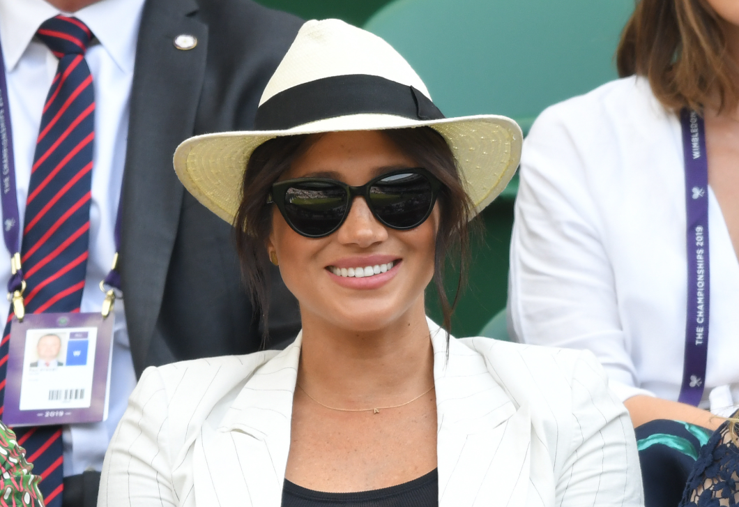 Meghan Markle kedvenc szalmakalapja lesz a nyár egyik legnagyobb divatslágere