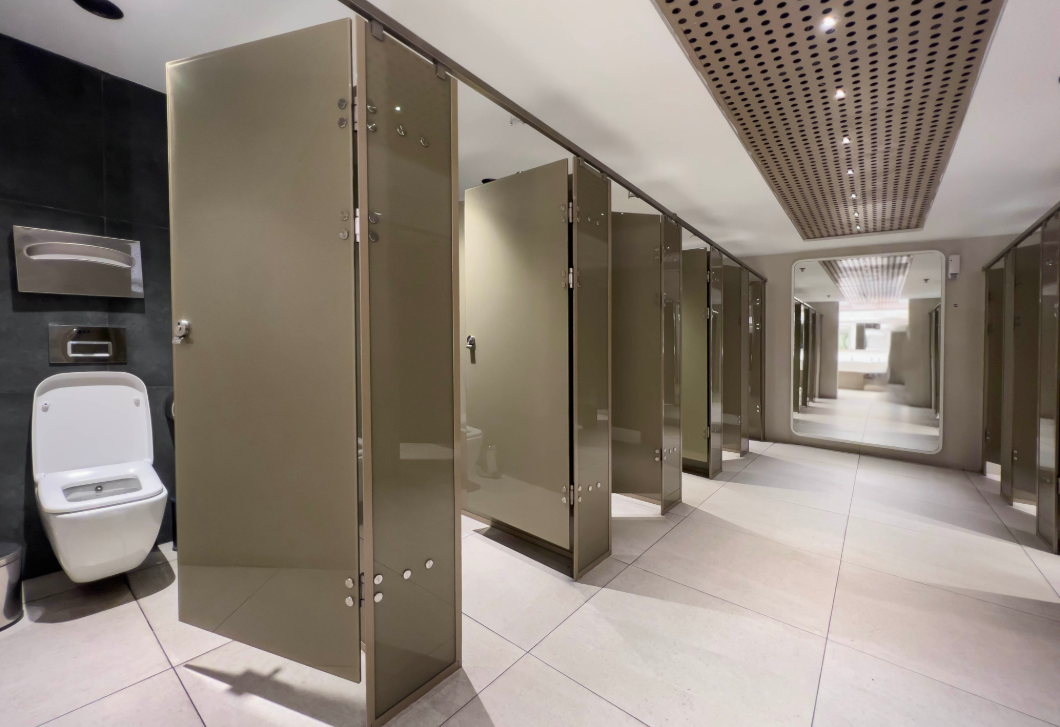 Melyik vécéfülke a jó választás nyilvános helyen? – tudományos magyarázat van rá