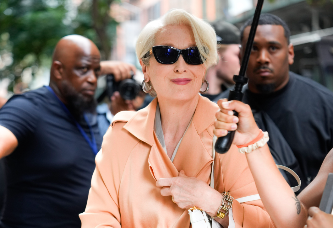 Meryl Streep Mirandy Priestly-kén ragyogott a milánói divathéten – és ez még nem minden