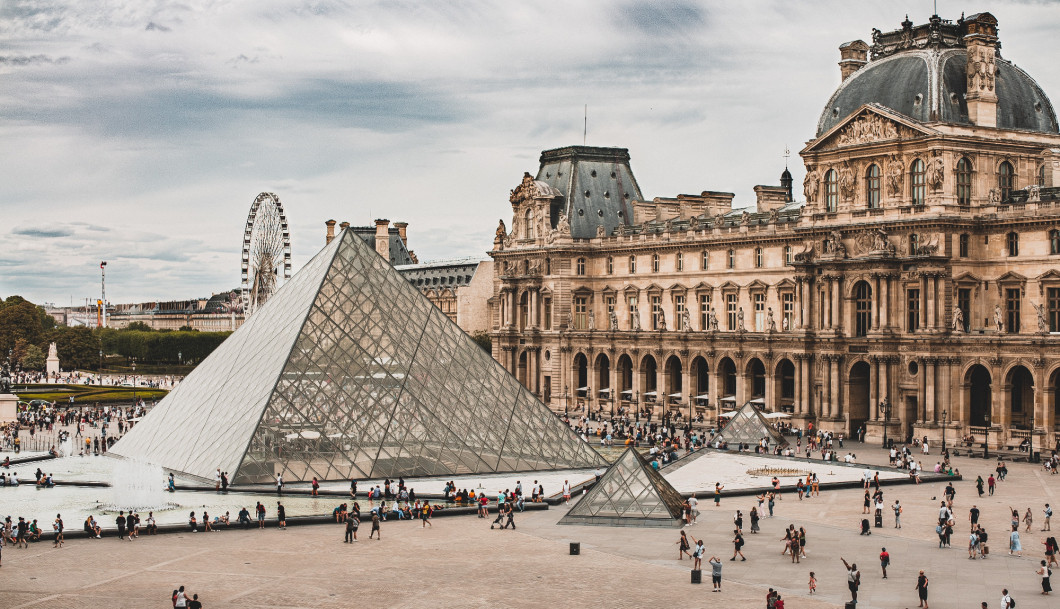 Először állhat női igazgató a Louvre élére