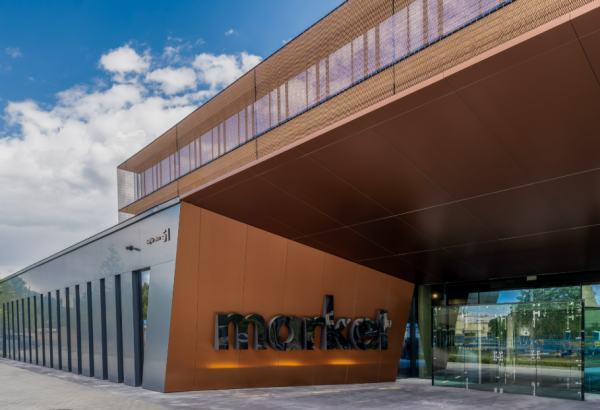 A Market 6.0 székház: kortárs művészet és design találkozása