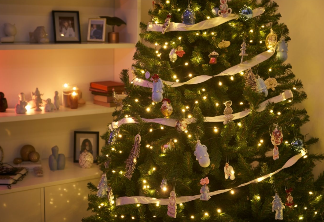 Senki nem fogja megmondani, hogy műfenyő – 6 trükk, amit a lakberendezők is használnak