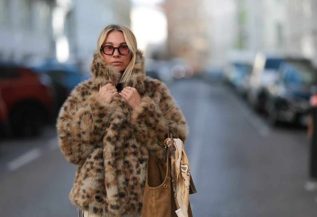 Újra hódít a műszőrme – így viselheted stílusosan