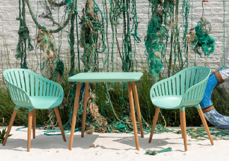 Óriási sikert aratott az óceáni műanyag ihlette bútor kollekció