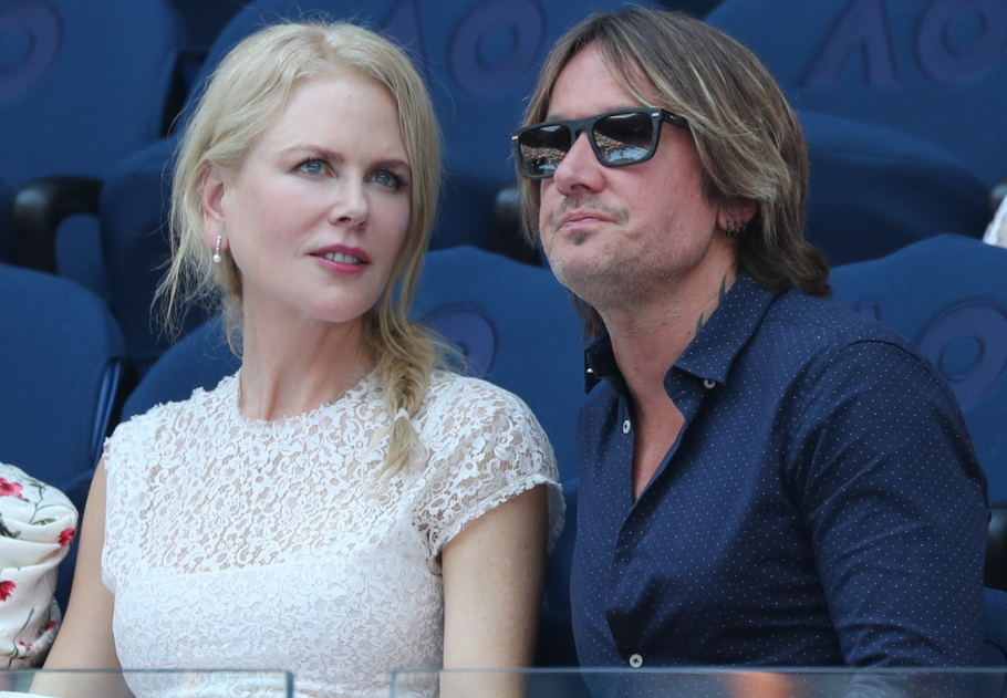 Mit szól ehhez Nicole Kidman? Keith Urban kellemetlen helyzetbe került a válásuk miatt a színpadon, főkép