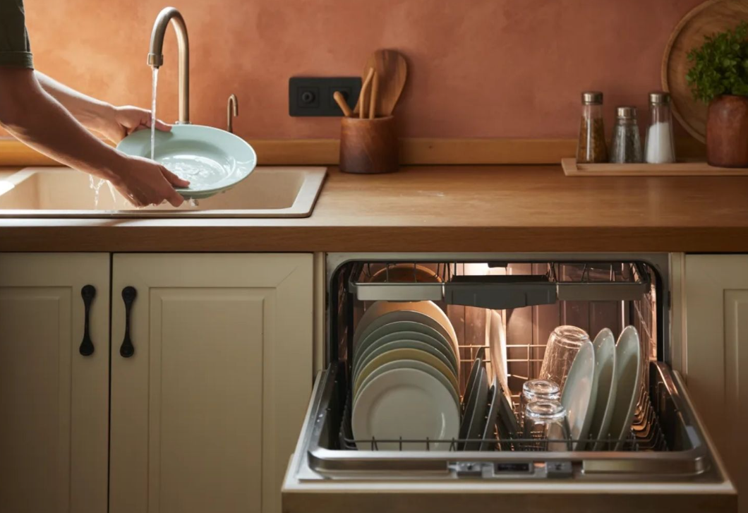 Elöblíted a tányérokat? Rosszul használod a mosogatógépet