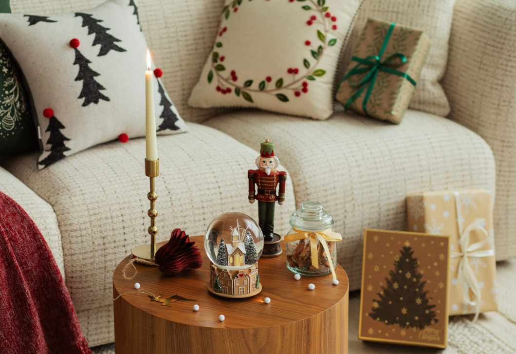 Látványos karácsonyi dekoráció fillérekből –  elég csak otthon körülnézni