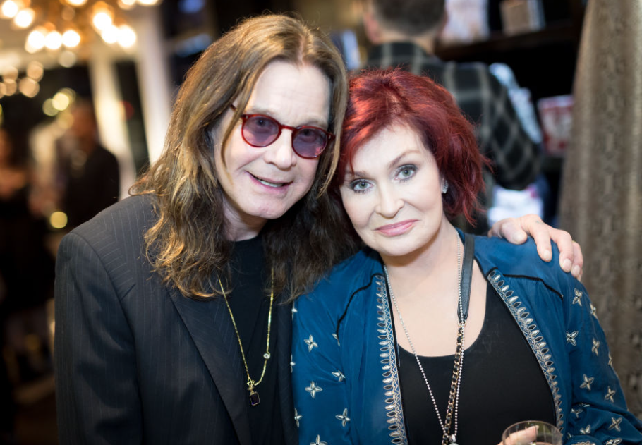Szívszorító fotók: eltemették Ozzy Osbourne-t, főkép