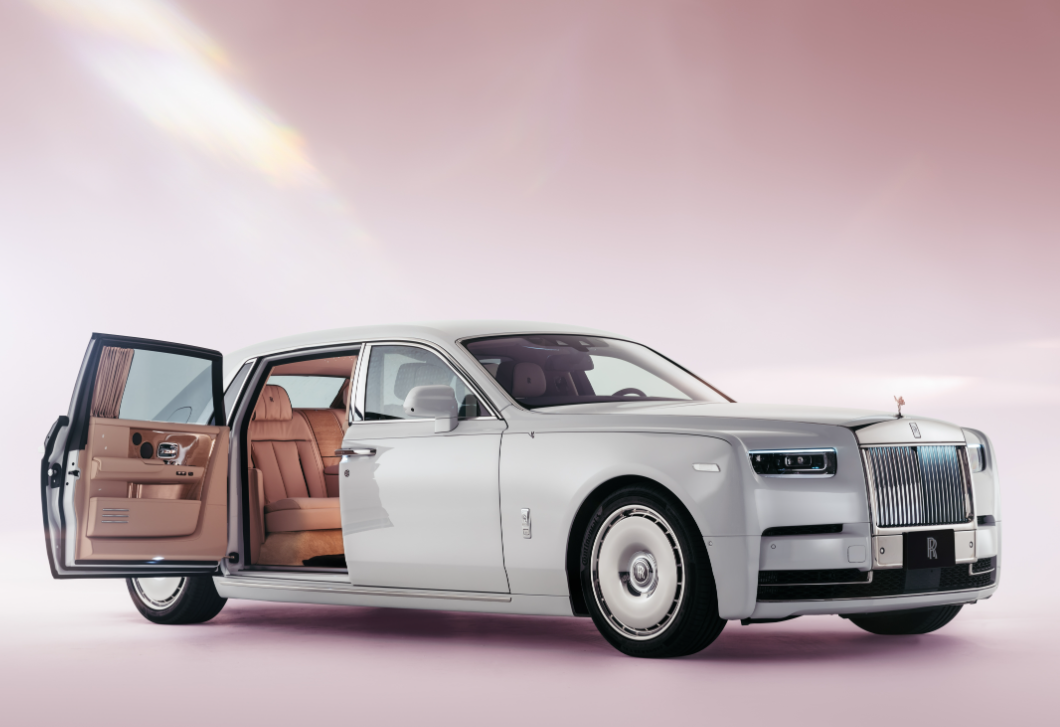 Cseresznyefa-virágzás a Rolls-Royce-nál