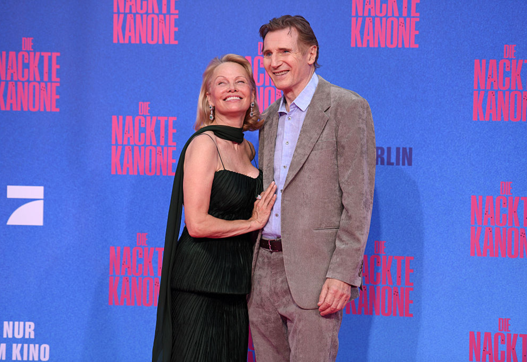 Megszólaltak a bennfentesek: ez az igazság Pamela Anderson és Liam Neeson kapcsolatáról