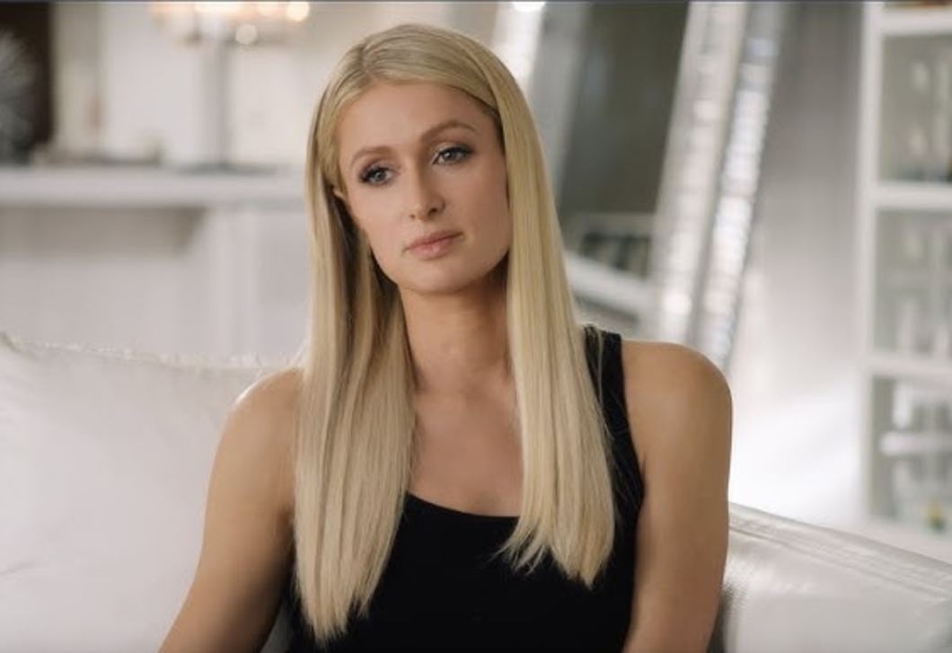 Könnyfakasztó videót osztott meg Paris Hilton a porrá égett malibui otthonáról