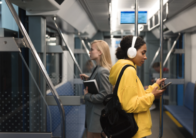 Berlinben felmerült a kizárólag nőknek fenntartott metrókocsik ötlete a szexuális bűncselekmények visszaszorításáért