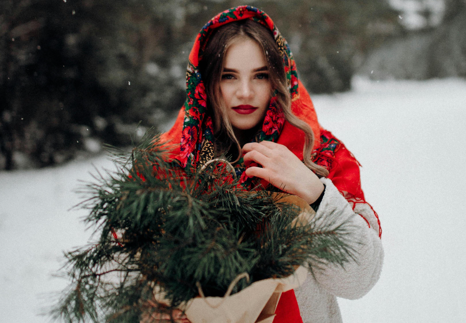 Napi horoszkóp, 2025. december 15.: Az Ikrek figyelje a jeleket, a Rák nehéz döntést hoz meg, főkép