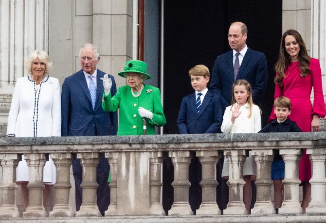 Gólyahír: Újabb taggal bővül a brit királyi család 