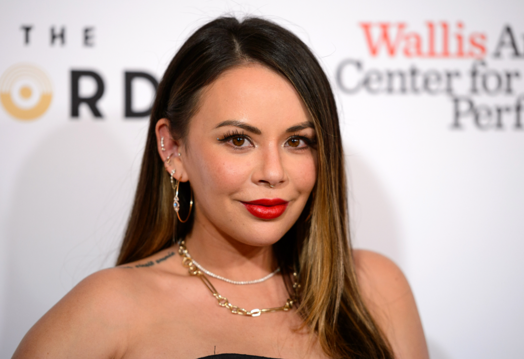 Endometriózissal műtötték a Pretty Little Liars sztárját – a színésznő drámai vallomást tett a betegségéről