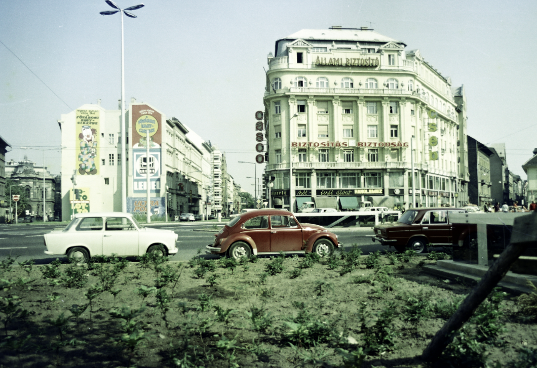 Pezseg az élet a Ráday utcában – gyárteleptől a kultúra bázisáig